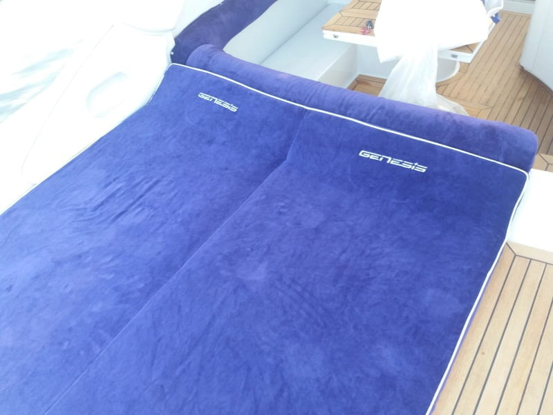 Tappezzeria Nautica Olbia SC Design fodera in spugna per prendisole di poppa con ricamo